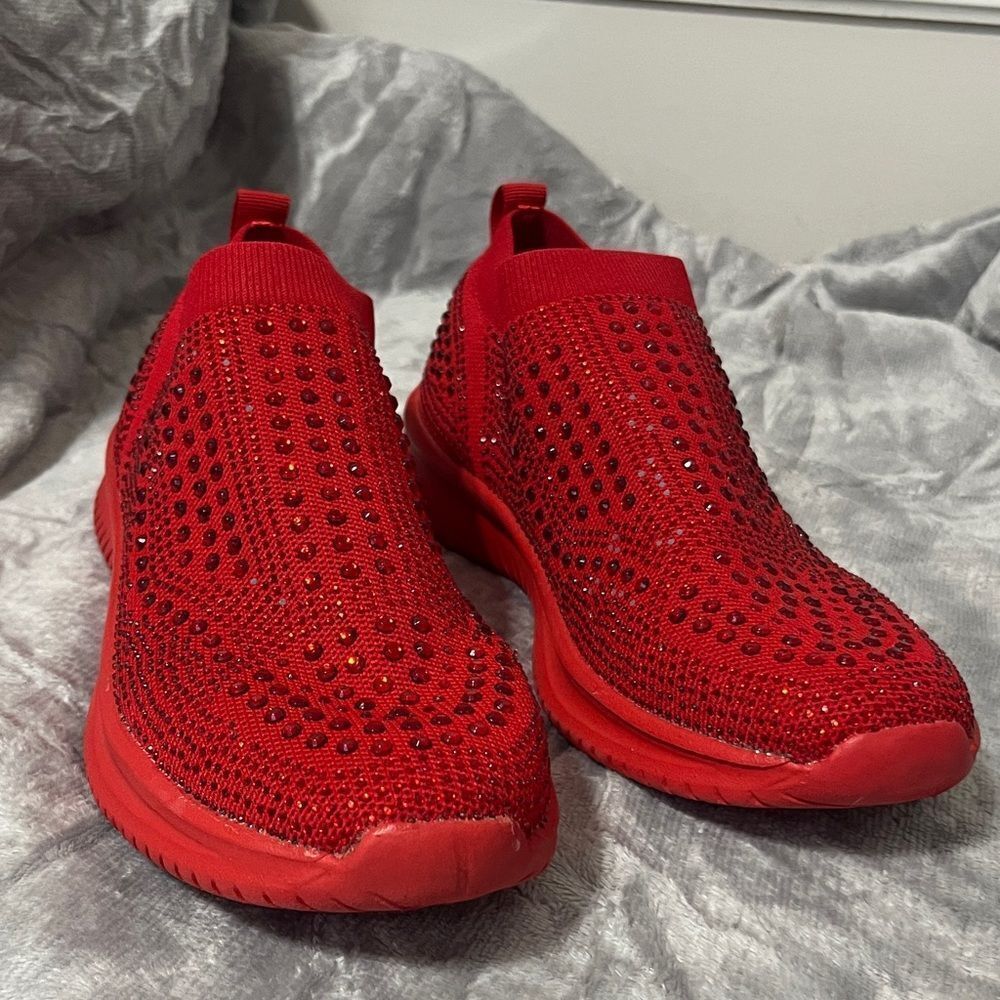 NWOT Belos Memory Foam Red Sparkly Slip-On Sneakers Size 8.5 Womens